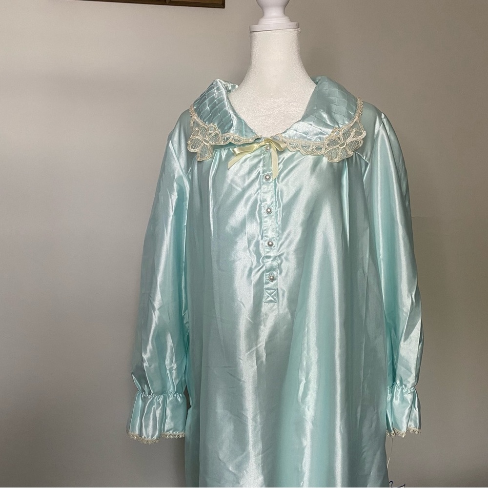 Vintage NWT Ilise Steven’s seafoam green floor length nightgown / gramcore